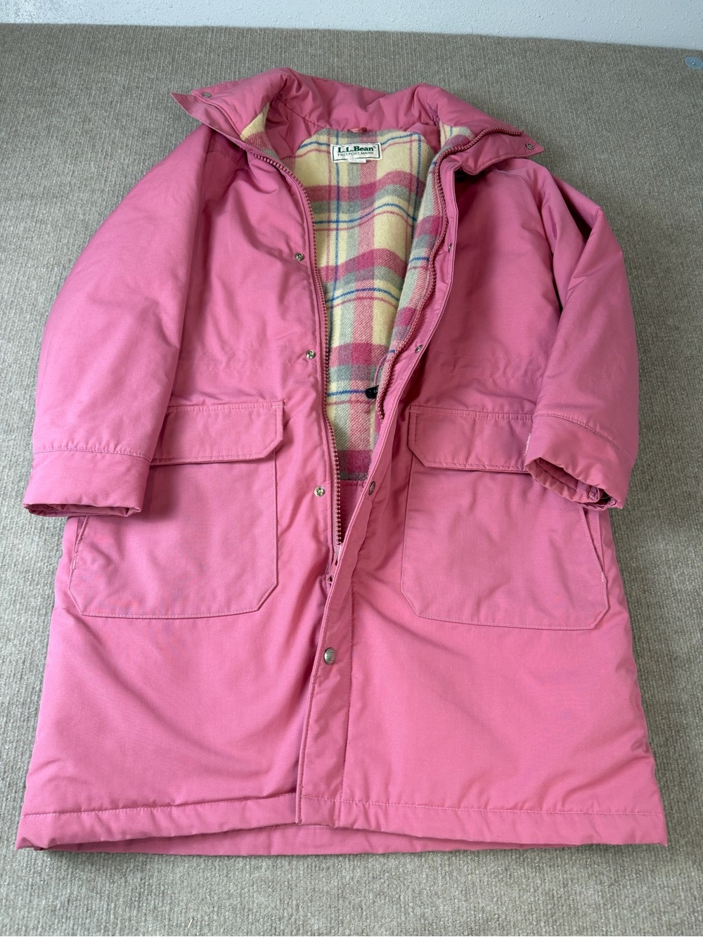 L.L.Bean Vintage Women's Parka Rose and Cream Plaid Wool-Lined Jacket No Hood